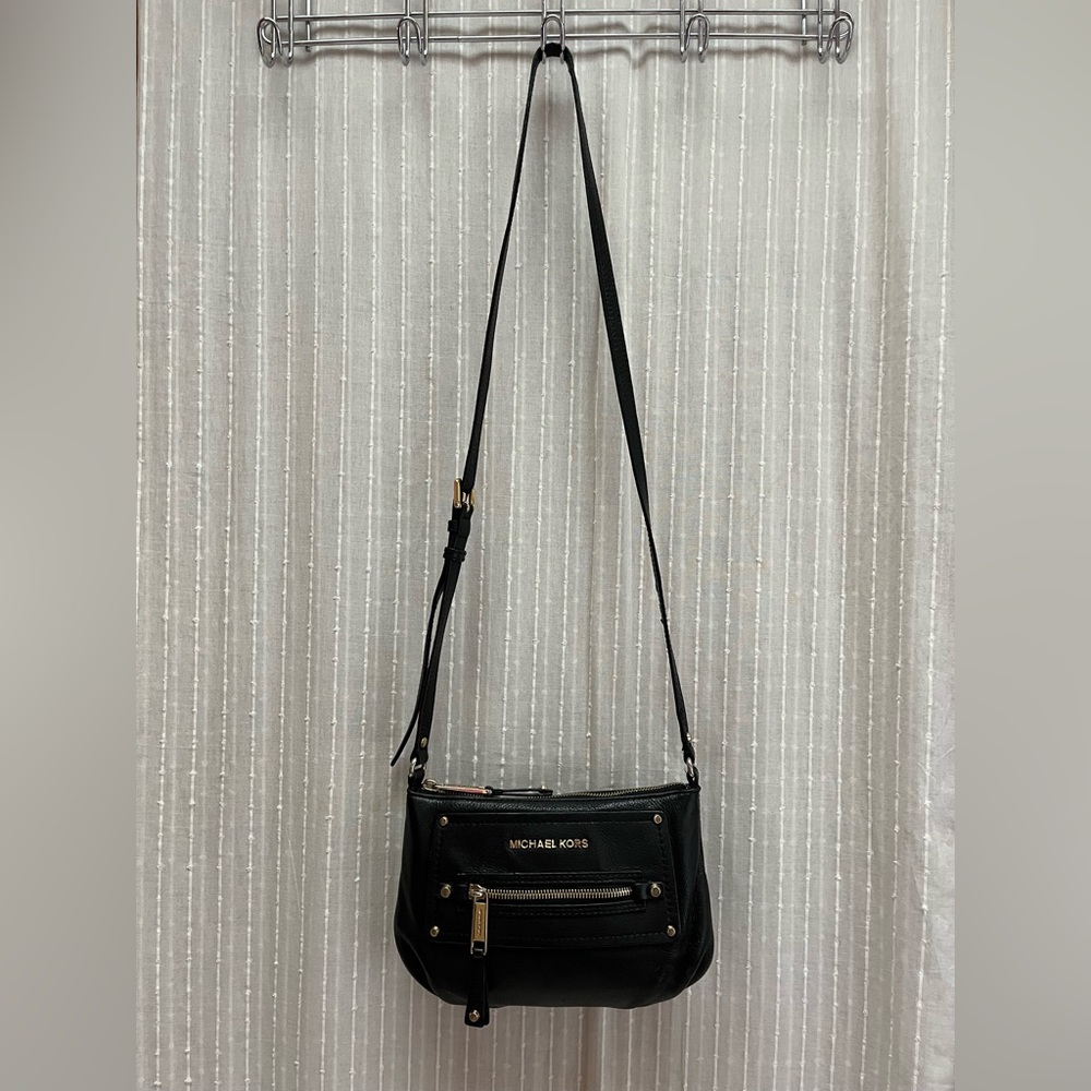 Michael Kors Gilmore Leather Crossbody Bag - Picture 3 of 11